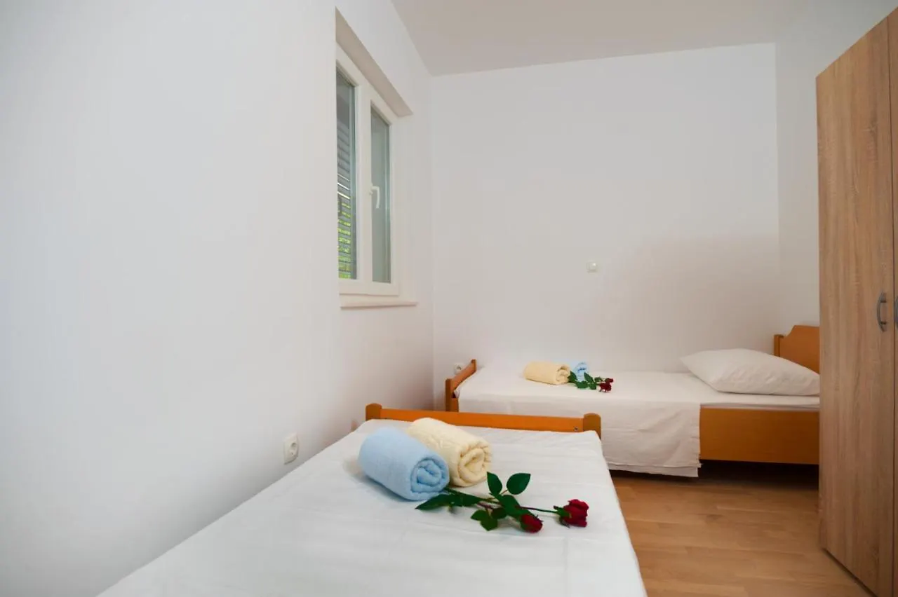 Apartmani Dana تروغير