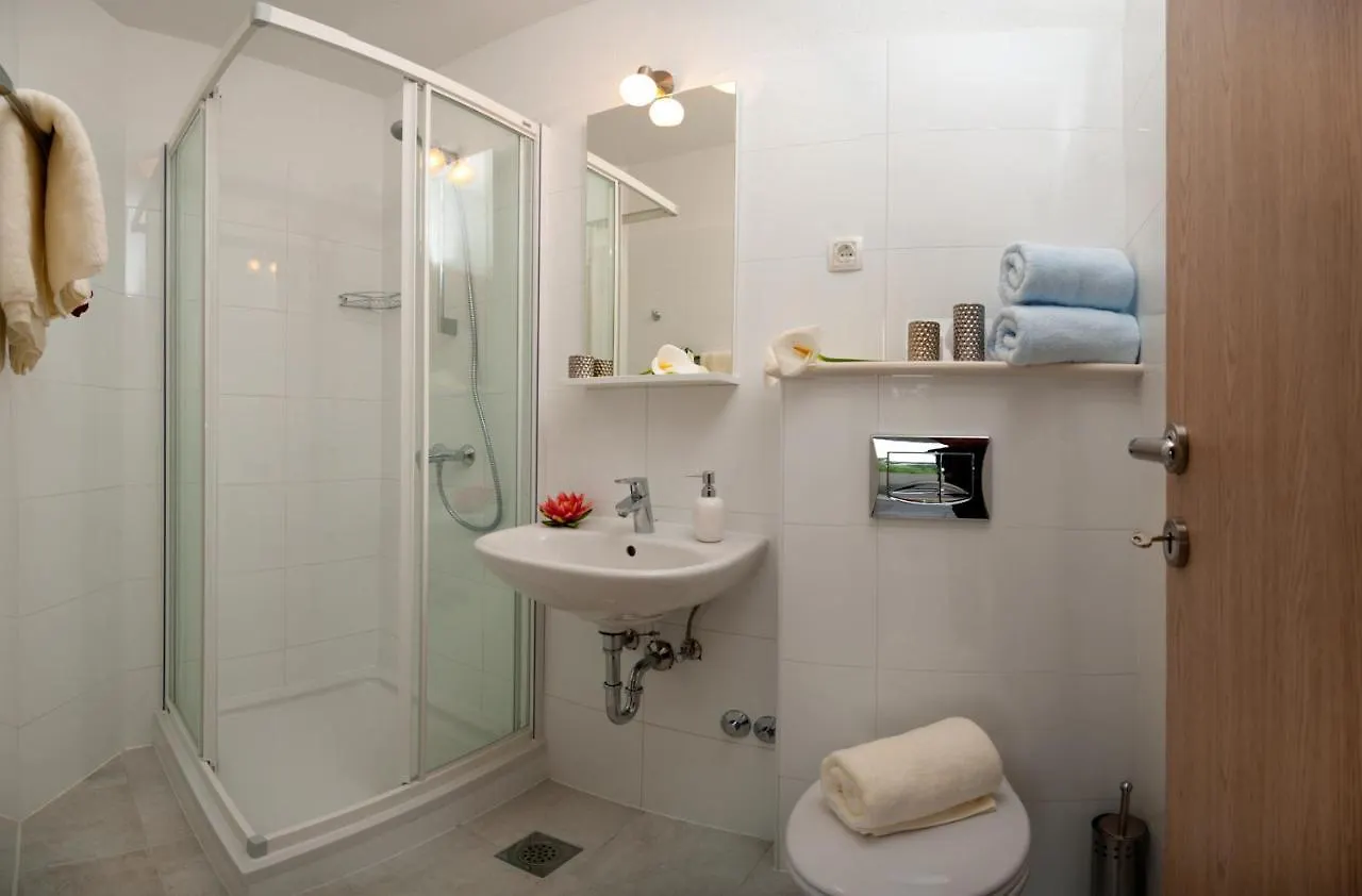 Apartmani Dana تروغير شقة
