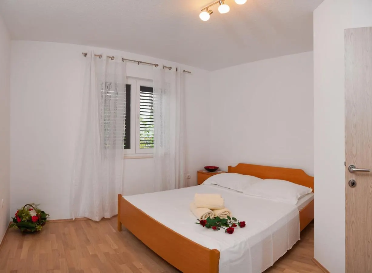 Apartmani Dana Trogir Croácia